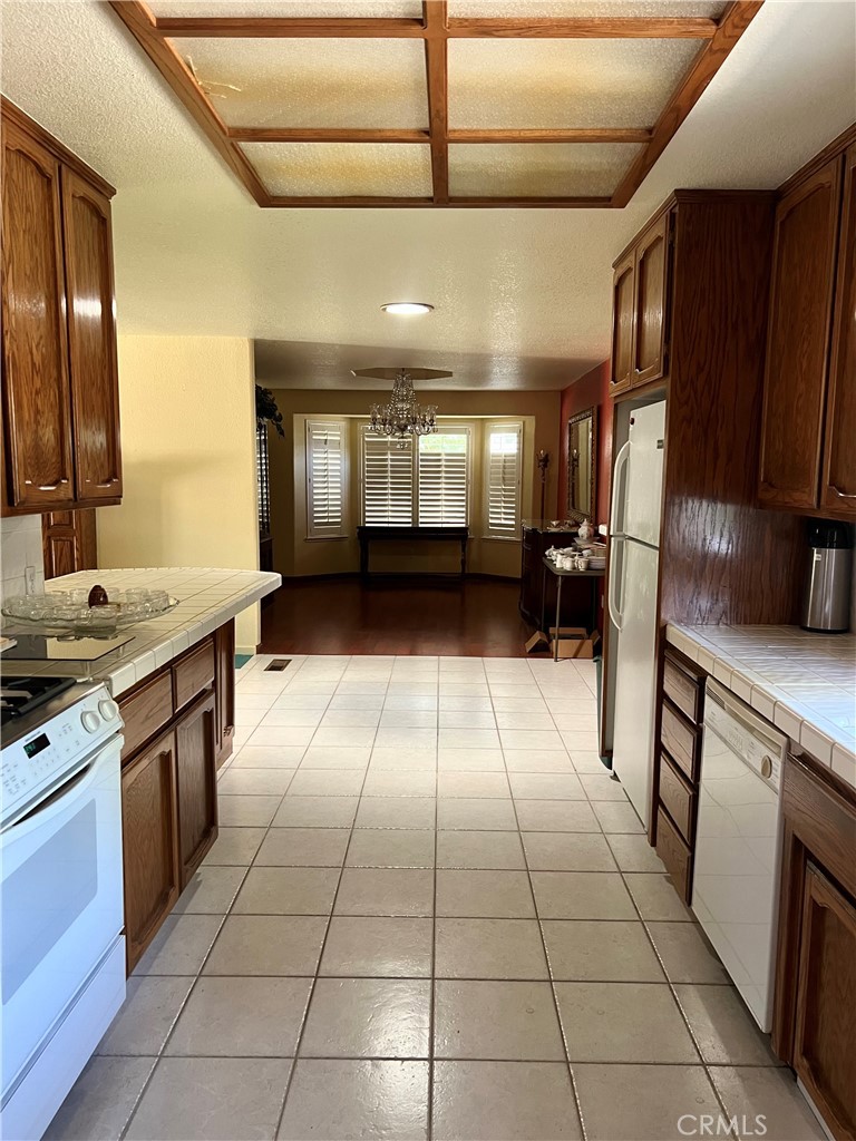 2819 Tenaya Dr, Merced, CA 95340