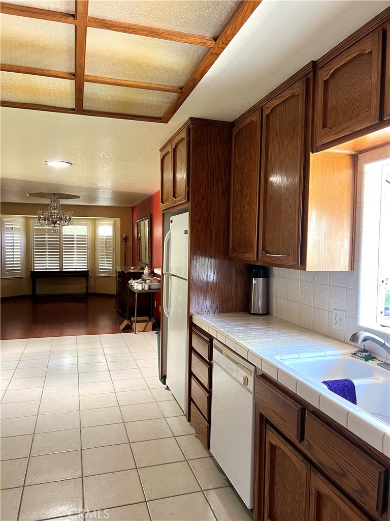 2819 Tenaya Dr, Merced, CA 95340