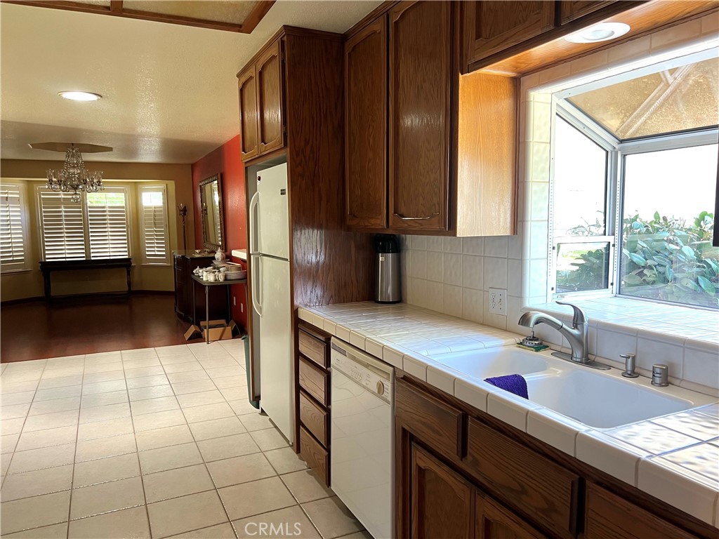 2819 Tenaya Dr, Merced, CA 95340