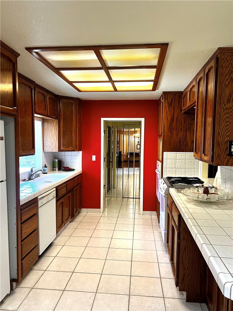 2819 Tenaya Dr, Merced, CA 95340