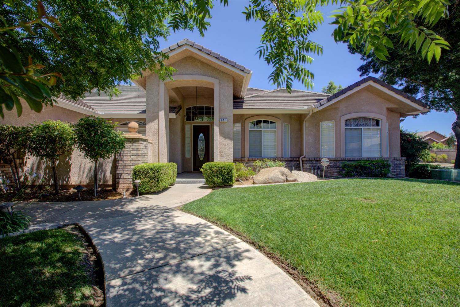 591 Bobolink Ct